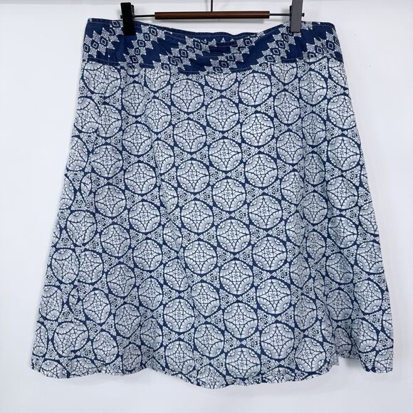 Eddie Bauer A-Line Skirt Size 14 Blue White Geometric Print‎ Lightweight Cotton - Picture 1 of 6